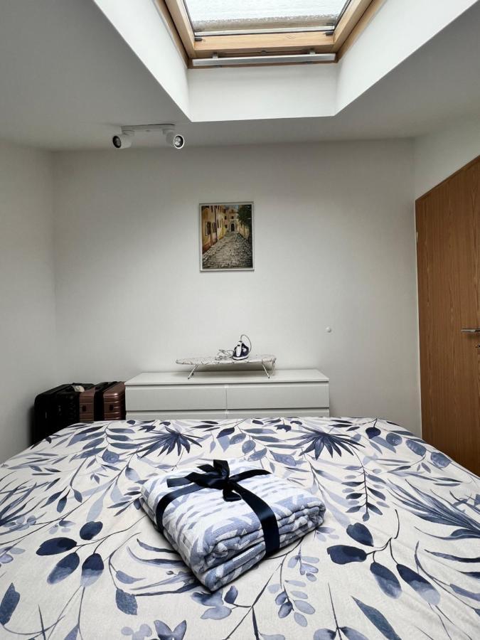 Prova S Pogledom Na I Besplatnim Parkingom Apartament Zadar